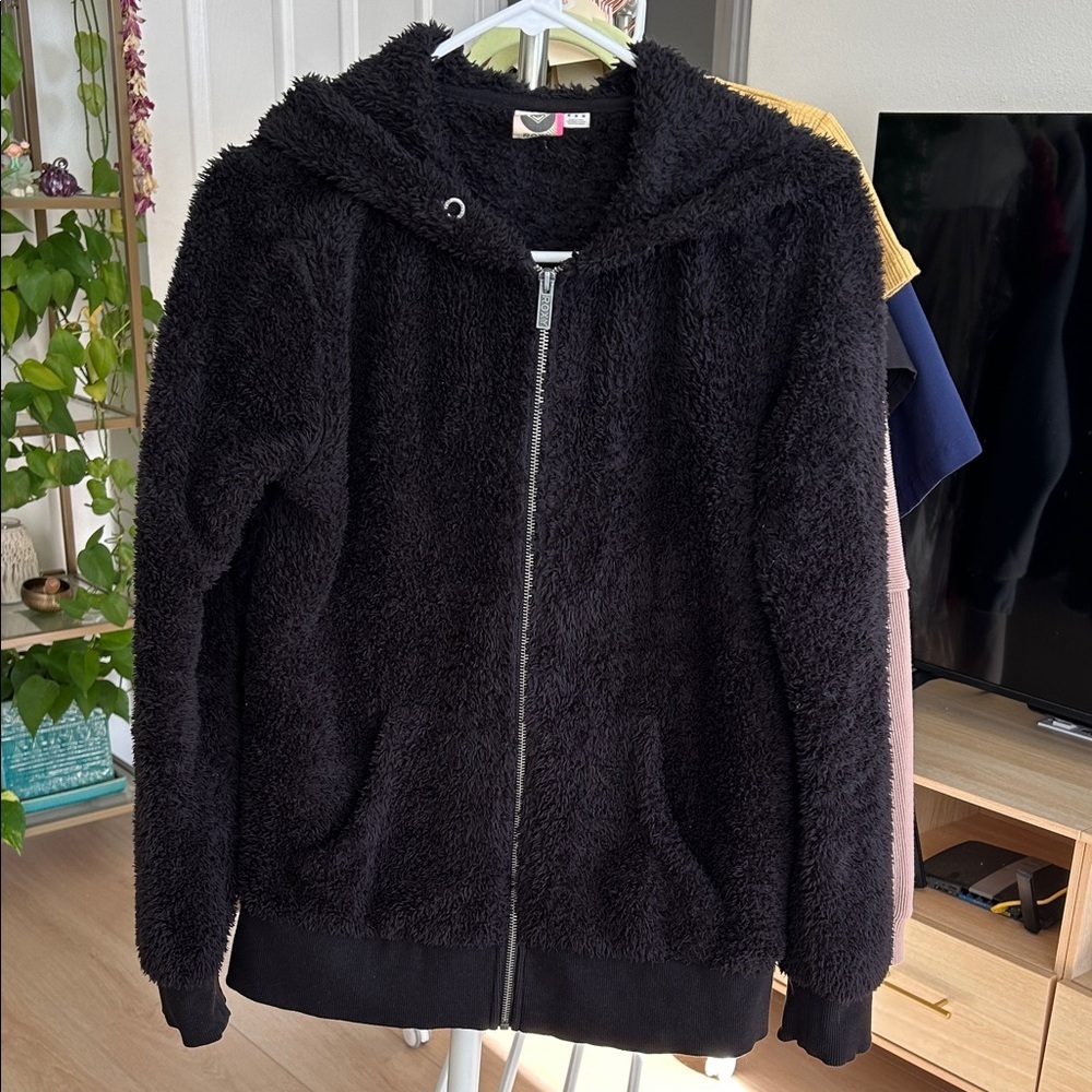 Roxy Sherpa. Size Medium. Missing Drawstring.